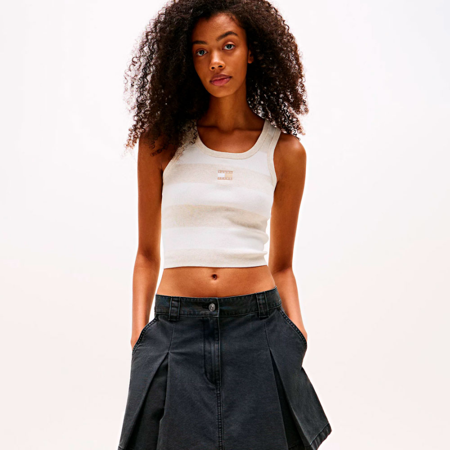 top-sin-mangas-de-corte-cropped-con-parche