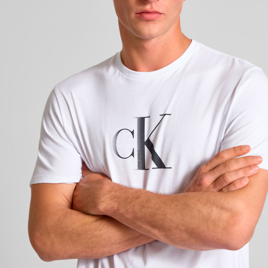t-shirt-classica-con-monogramma-centrale