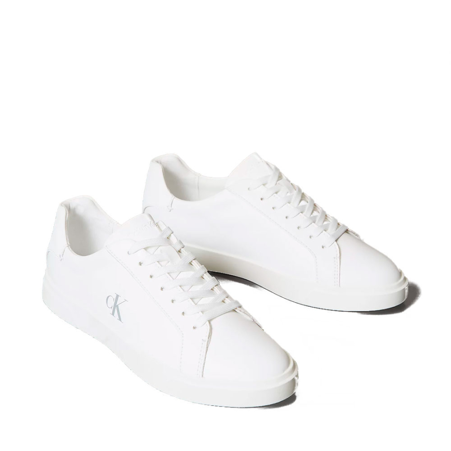 baskets-en-cuir-avec-logo-distinctif baskets-en-cuir-avec-logo-distinctif