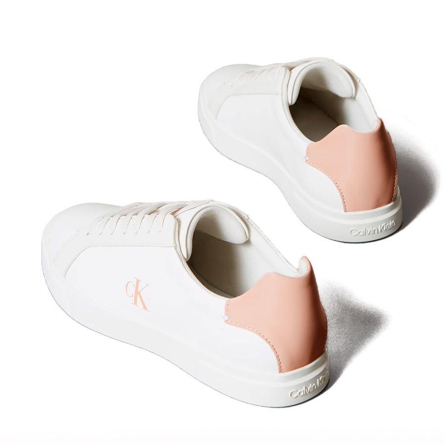 leder-sneaker-mit-markantem-logo leder-sneaker-mit-markantem-logo