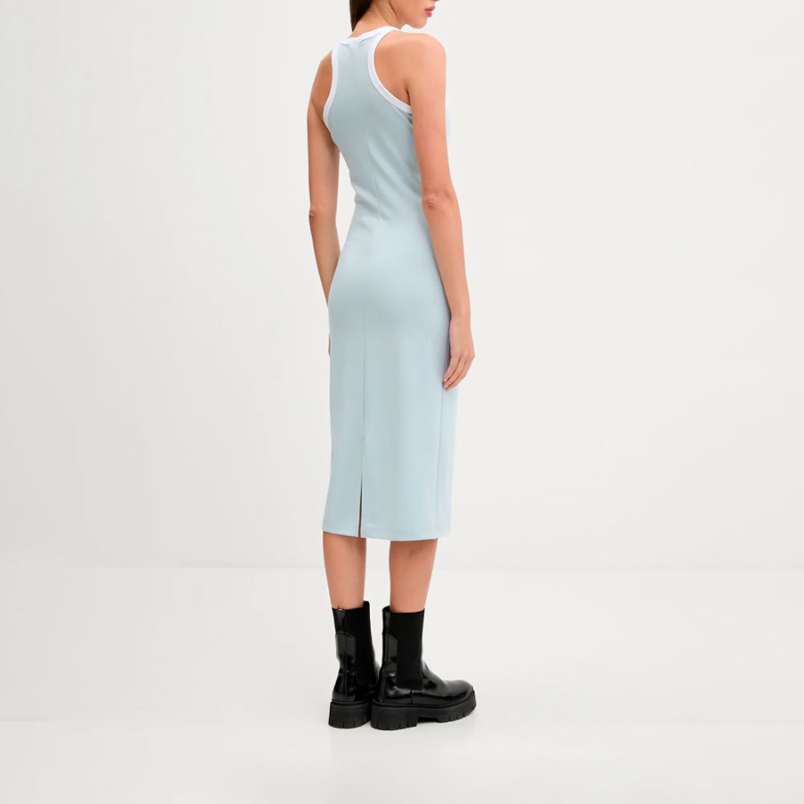 kleid-mit-olympischem-ruckendesign kleid-mit-olympischem-ruckendesign