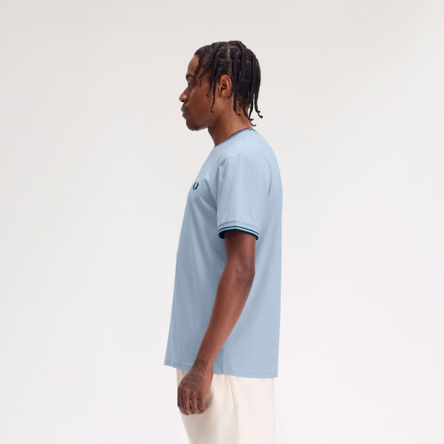 t-shirt-con-finiture-a-due-strisce t-shirt-con-finiture-a-due-strisce