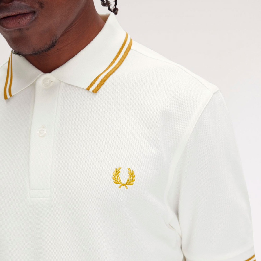 poloshirt-mit-zwei-tipps