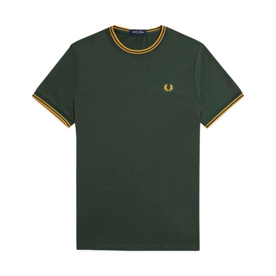 camiseta-con-el-ribete-con-dos-franjas camiseta-con-el-ribete-con-dos-franjas