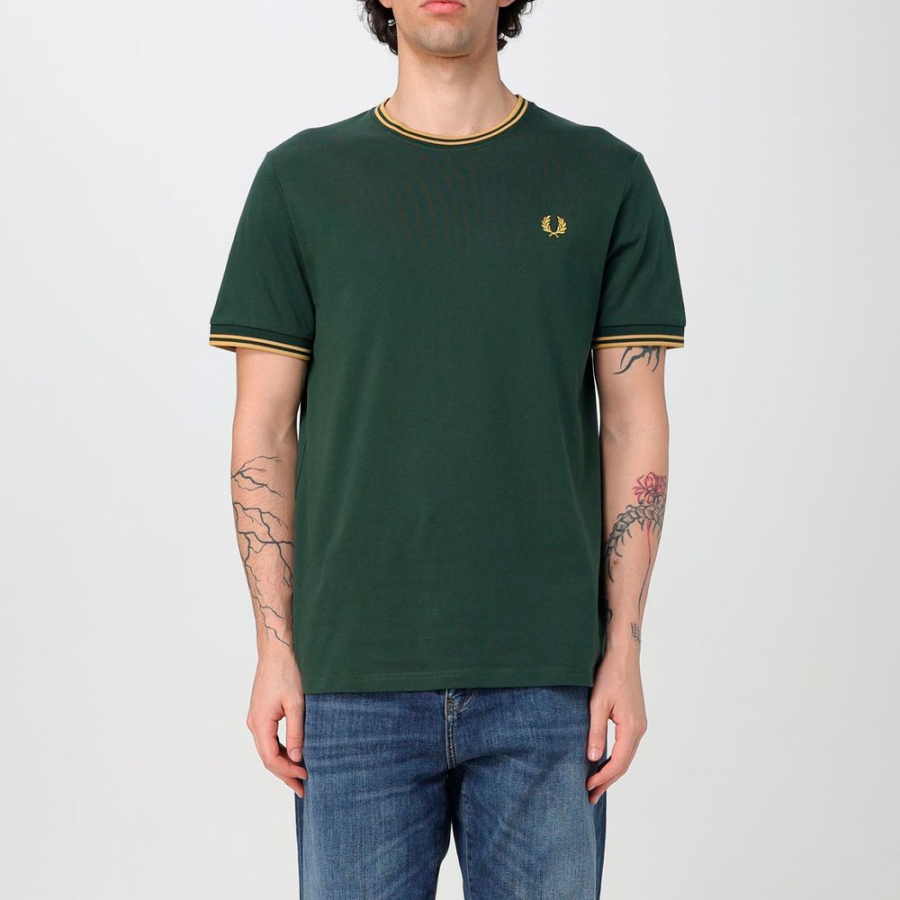t-shirt-mit-zwei-streifen-besatz t-shirt-mit-zwei-streifen-besatz