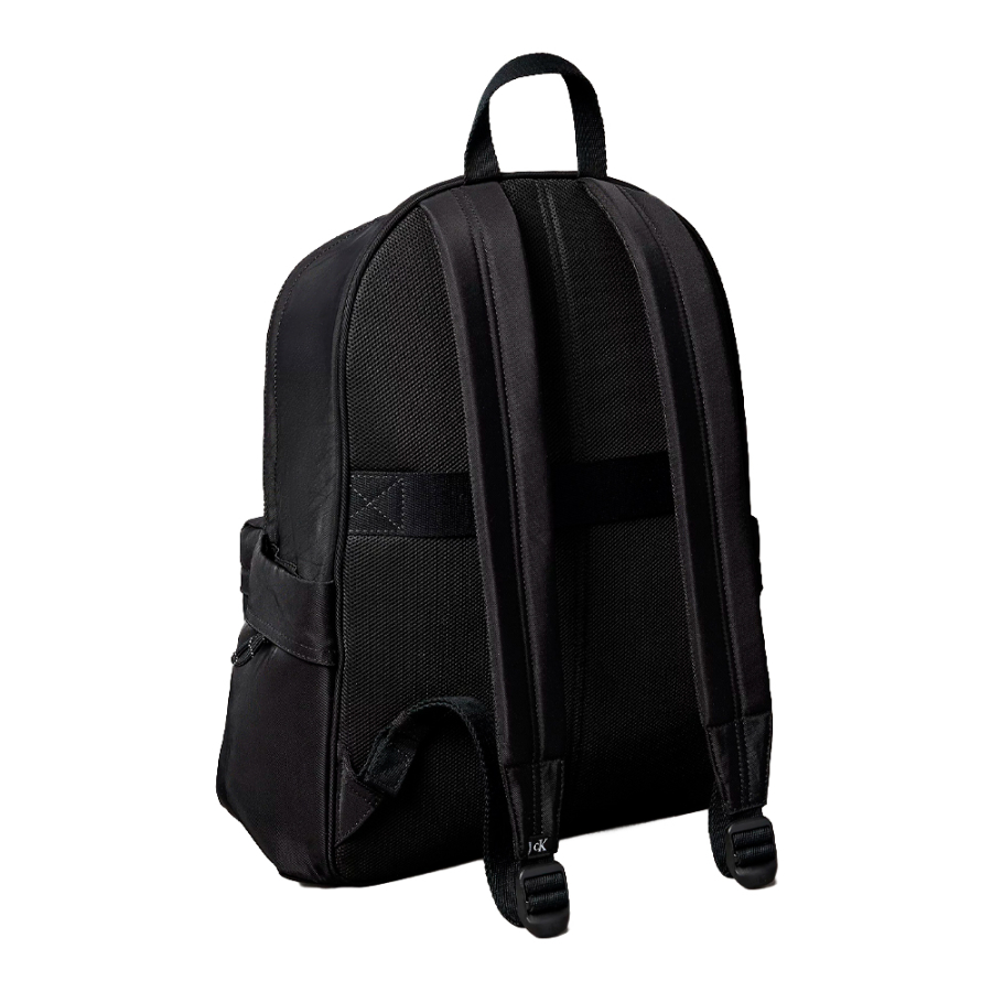 zaino-in-nylon-con-logo-monogramma