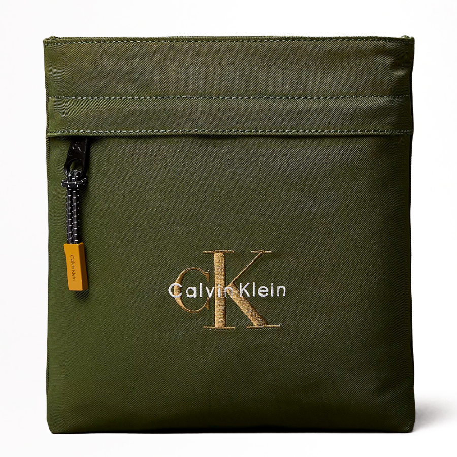 bolsa-plana-de-nailon-con-logo-monograma bolsa-plana-de-nailon-con-logo-monograma