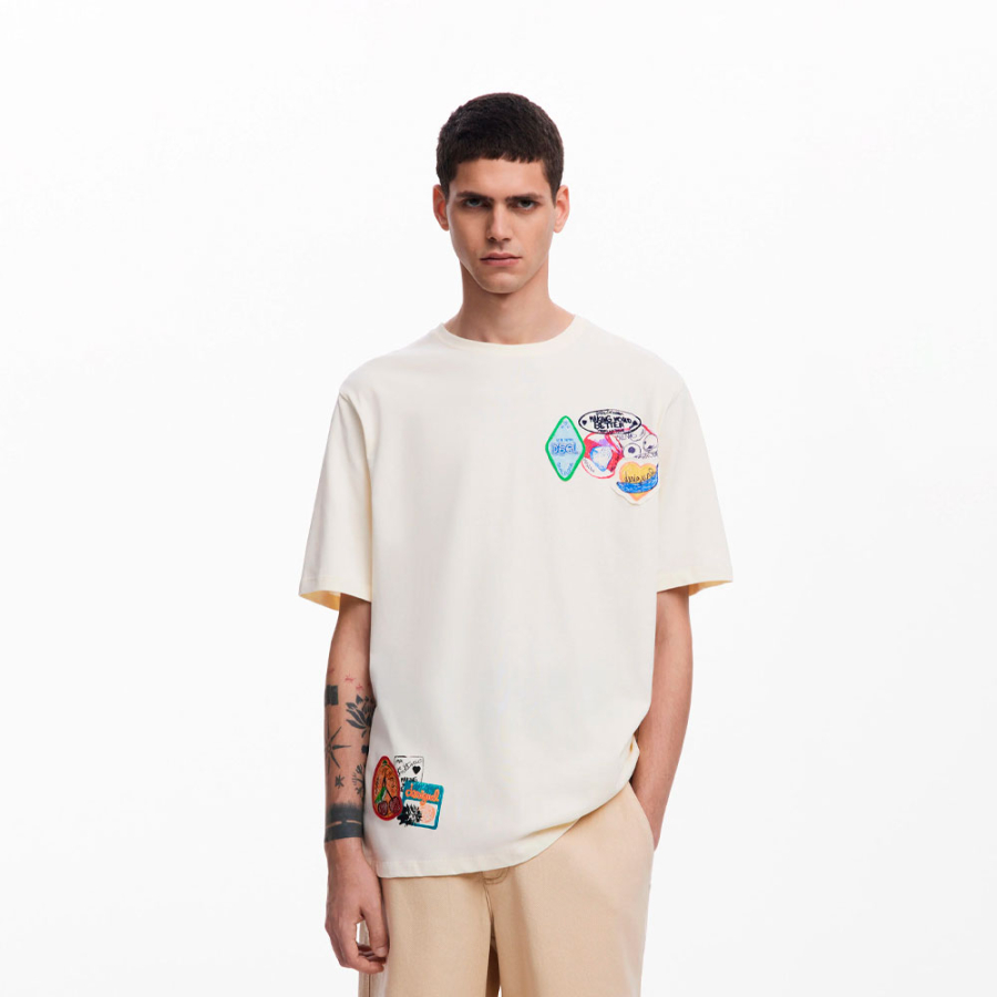 maglietta-ricamata-a-maniche-corte maglietta-ricamata-a-maniche-corte