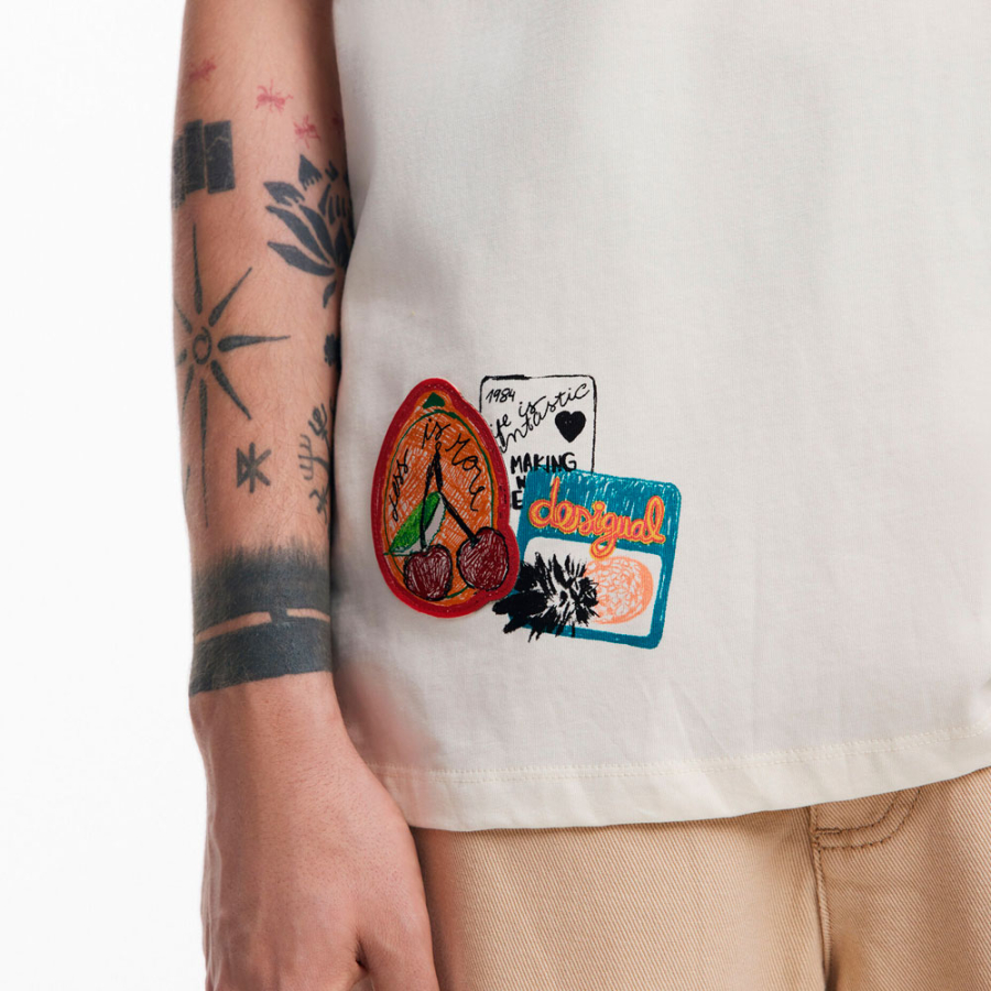 maglietta-ricamata-a-maniche-corte maglietta-ricamata-a-maniche-corte