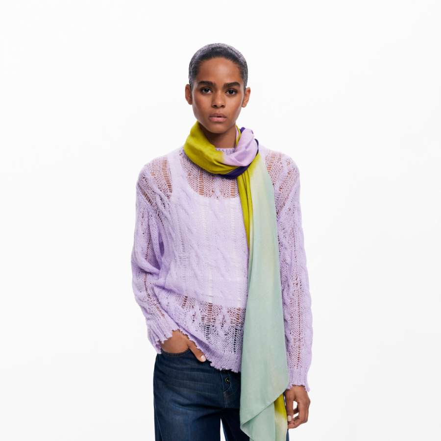 rectangular-scarf-with-diagonal-stripes