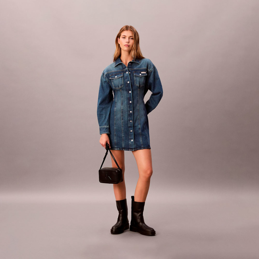 umhangetasche-mit-eingraviertem-monogramm-logo umhangetasche-mit-eingraviertem-monogramm-logo