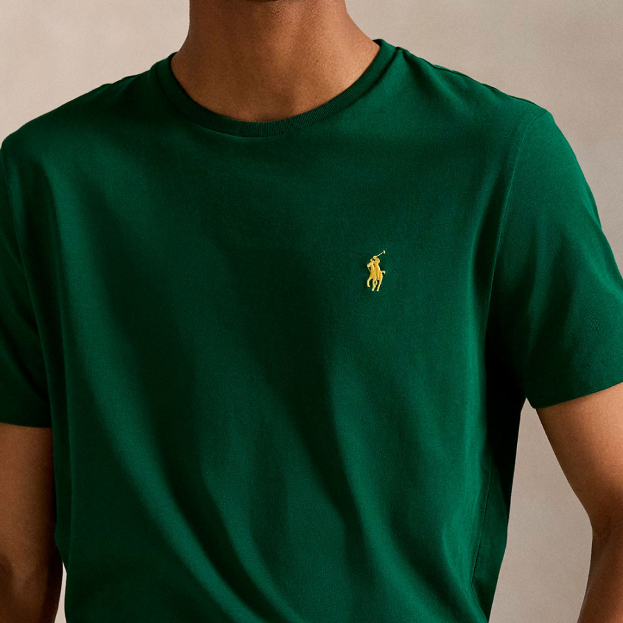 t-shirt-en-tricot-ajuste-personnalise