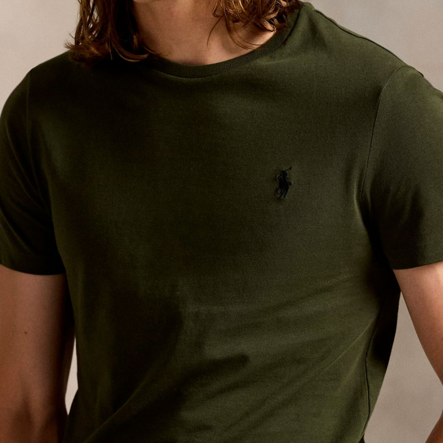 t-shirt-en-tricot-ajuste-personnalise