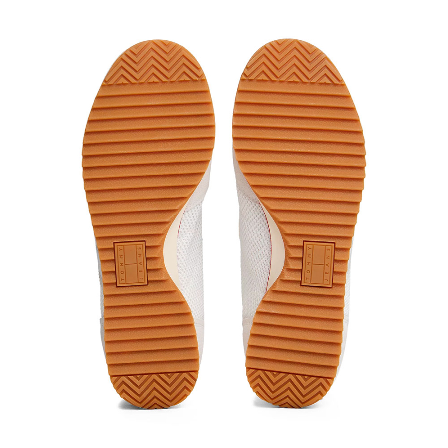 tenis-com-cadarco-e-sola-de-borracha tenis-com-cadarco-e-sola-de-borracha