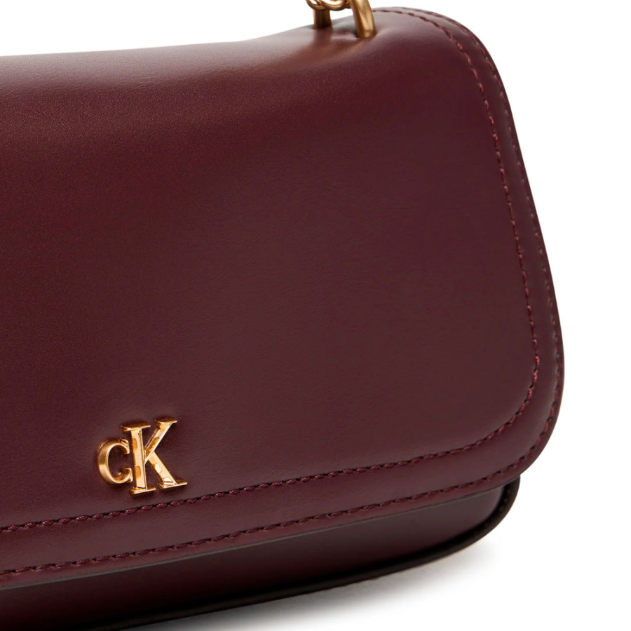 bolsa-de-ombro-pequena-com-corrente-de-ferragens-com-monograma-e-logotipo