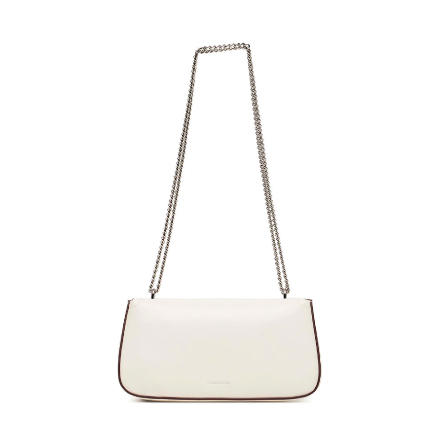 petit-sac-a-bandouliere-avec-chaine-en-metal-ornee-du-logo-monogramme petit-sac-a-bandouliere-avec-chaine-en-metal-ornee-du-logo-monogramme