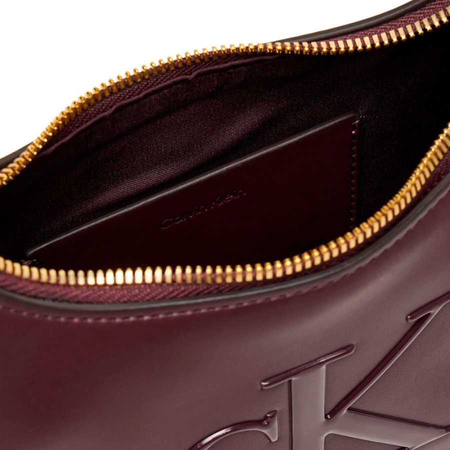 bolso-de-hombro-con-logo-monograma-grabado