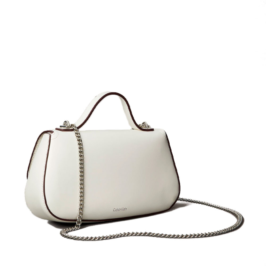 bolso-tote-con-herraje-con-logo-monograma