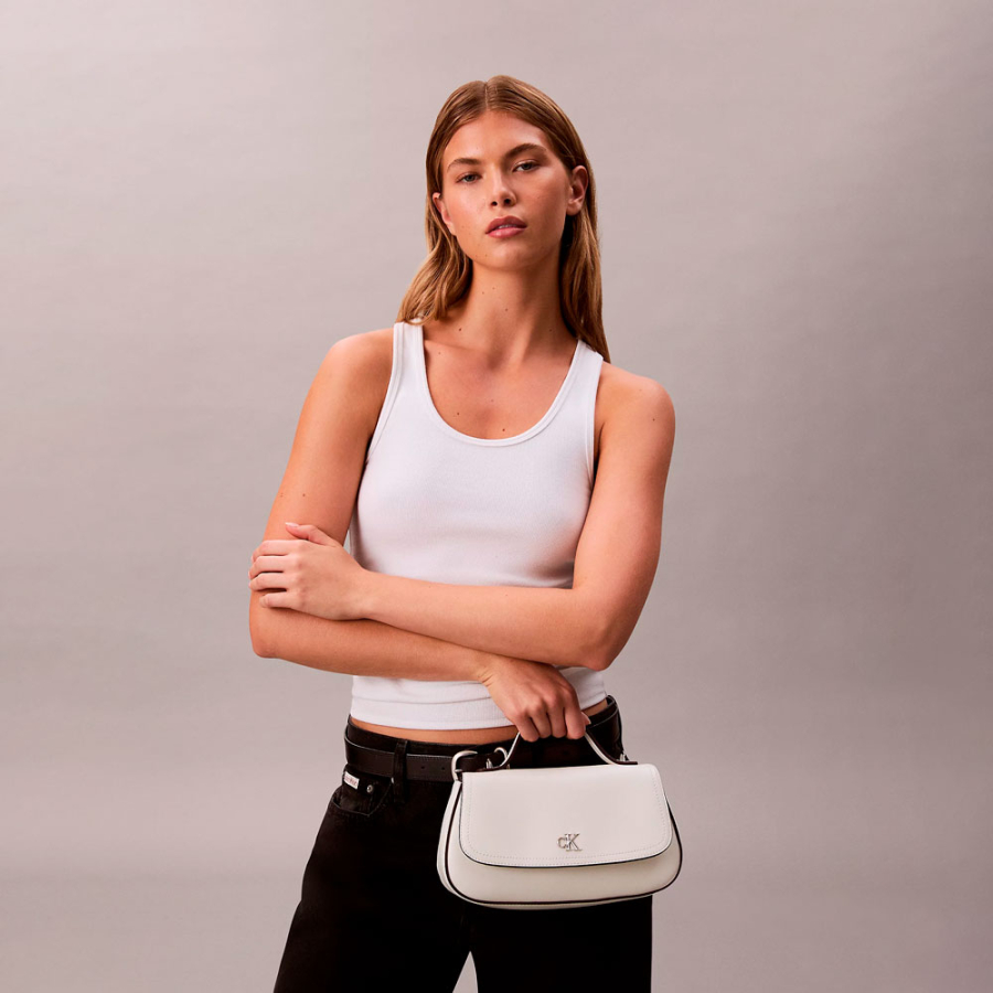 bolso-tote-con-herraje-con-logo-monograma