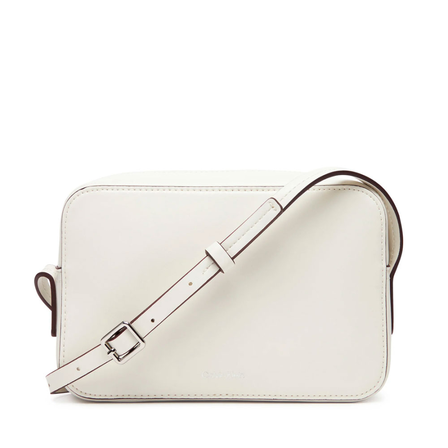 borsa-a-tracolla-con-logo-monogramma-in-metallo borsa-a-tracolla-con-logo-monogramma-in-metallo
