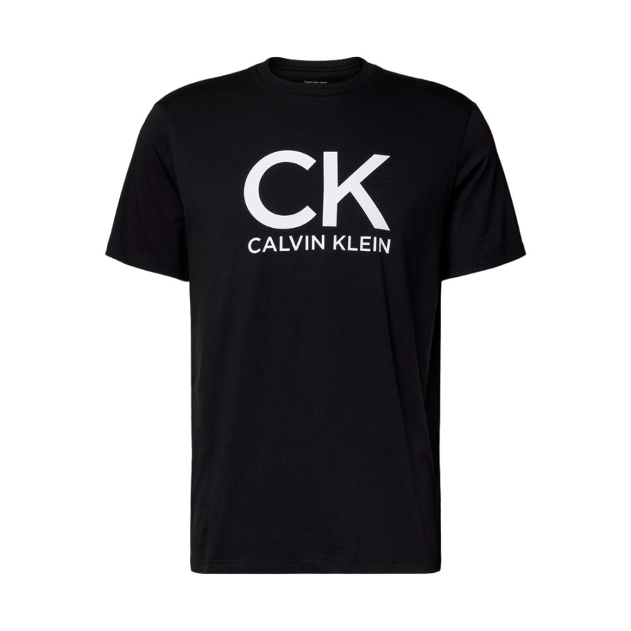 camiseta-com-logotipo-grande