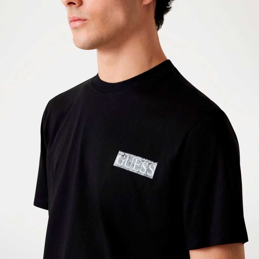 oversize-t-shirt-mit-logo-auf-der-ruckseite oversize-t-shirt-mit-logo-auf-der-ruckseite