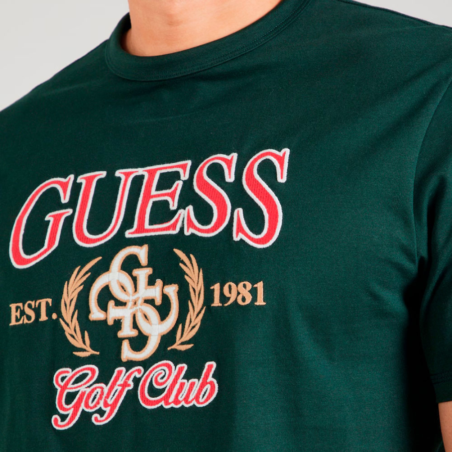 camiseta-con-logotipo-bordado