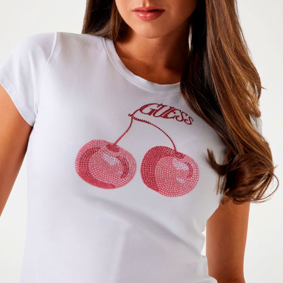 camiseta-com-estampa-frontal-de-logo