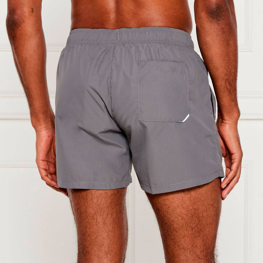 banador-tipo-shorts-de-secado-rapido-con-logo-estampado-vertical