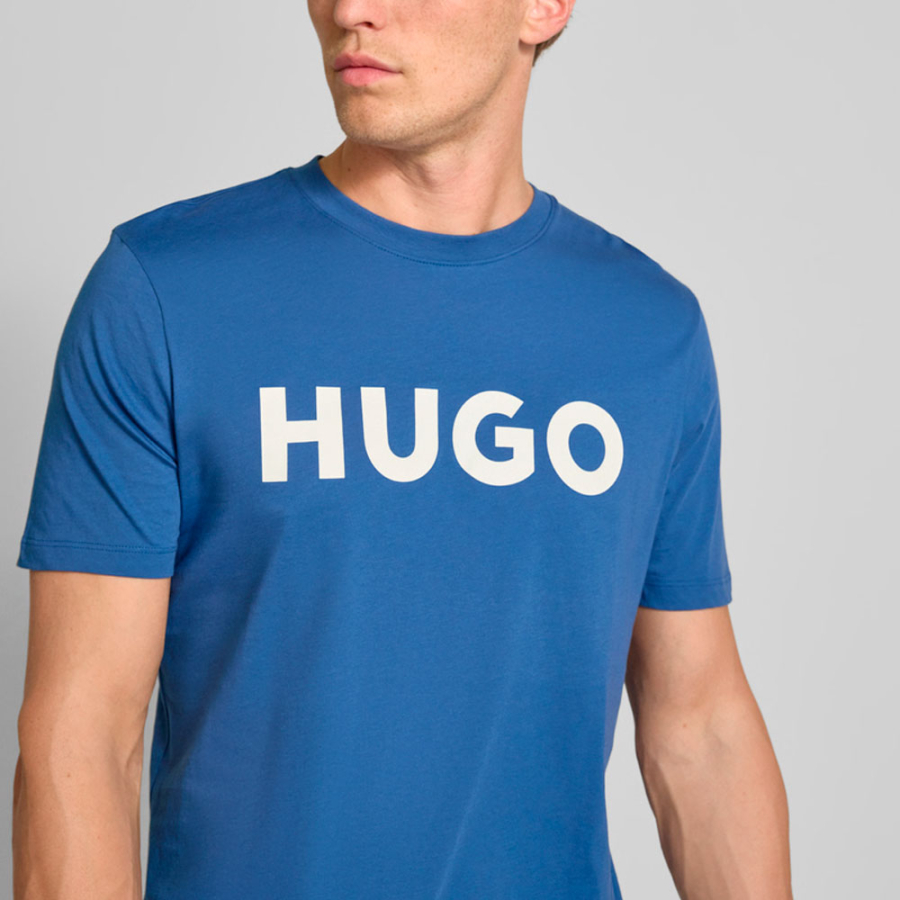 camiseta-de-algodao-jersey-com-corte-regular-e-logotipo-estampado