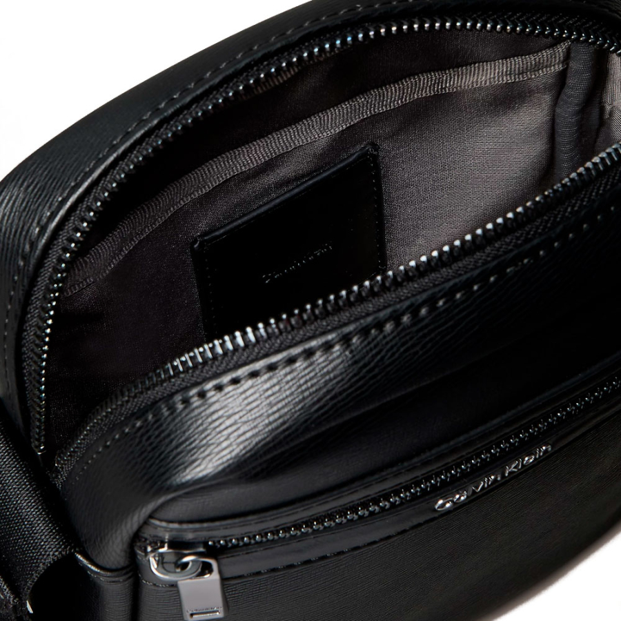bolso-reporter-con-cremallera-texturizado