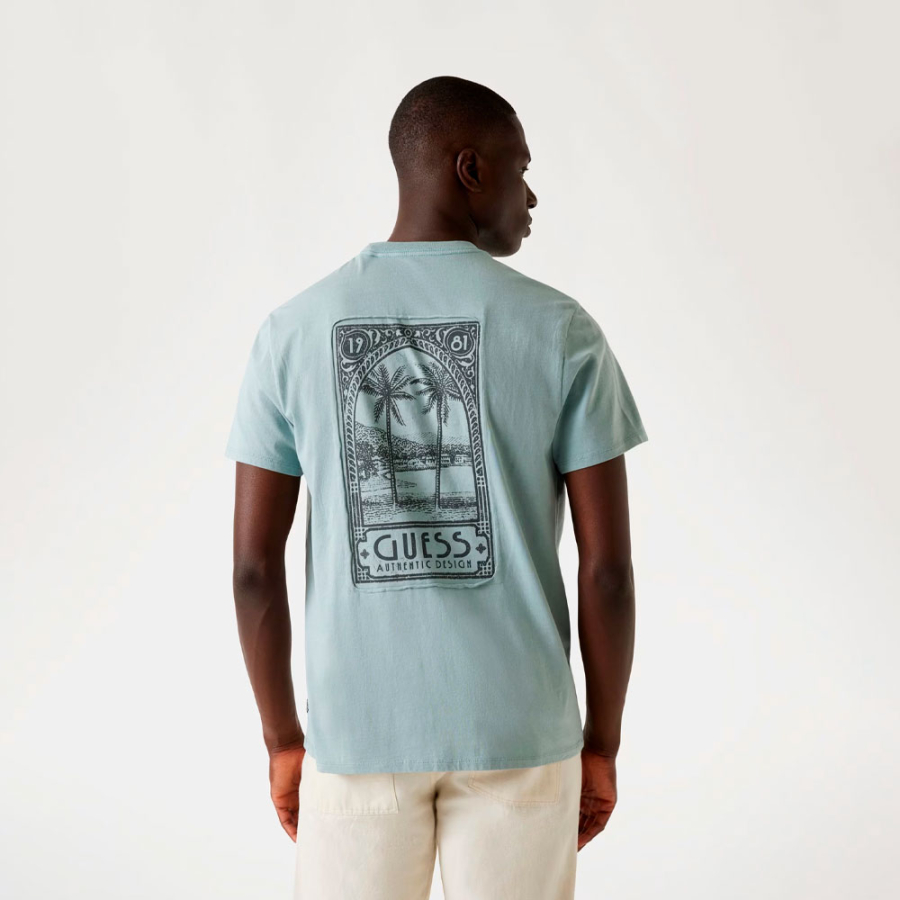 t-shirt-avec-grande-application-dans-le-dos t-shirt-avec-grande-application-dans-le-dos