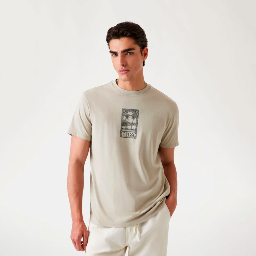 camiseta-com-aplicacao-grande-nas-costas camiseta-com-aplicacao-grande-nas-costas