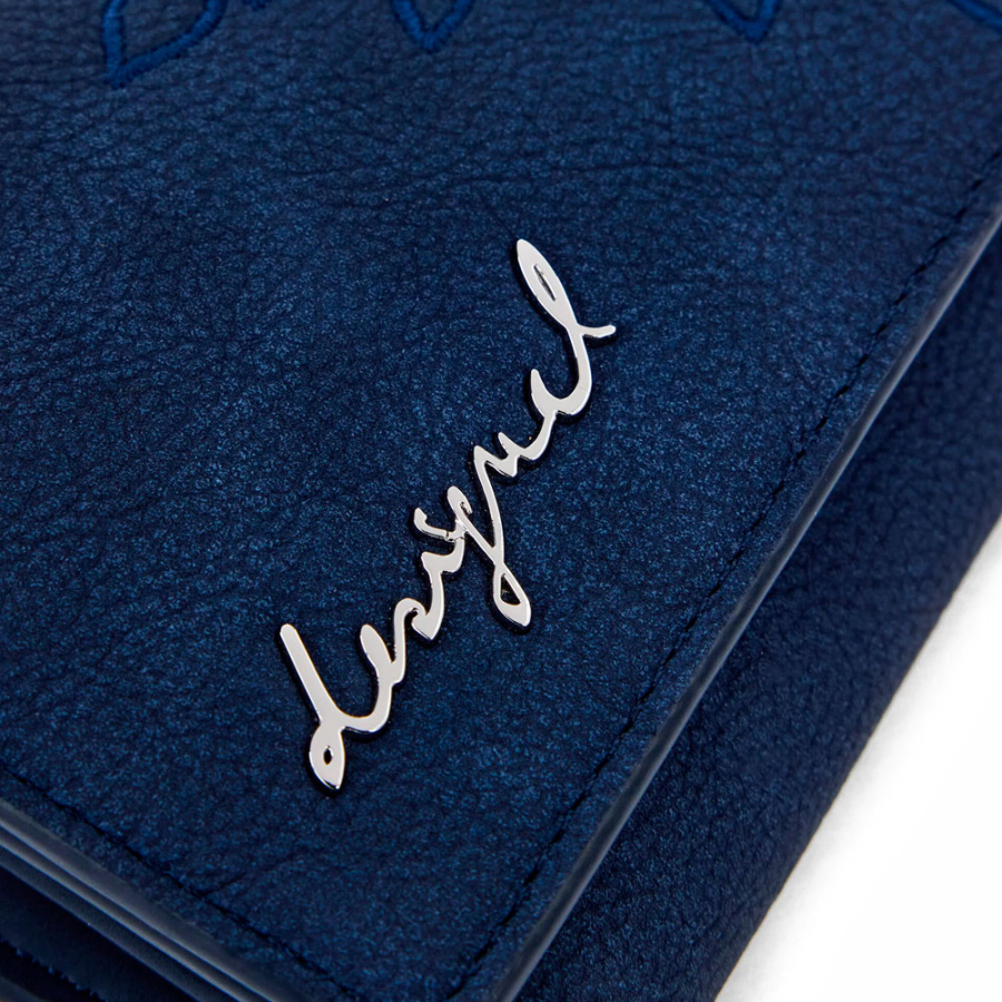 mittelgrosse-brieftasche-in-lederoptik-mit-stickerei mittelgrosse-brieftasche-in-lederoptik-mit-stickerei