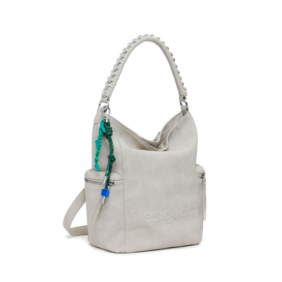 mochila-grande-com-efeito-de-couro-e-logo mochila-grande-com-efeito-de-couro-e-logo