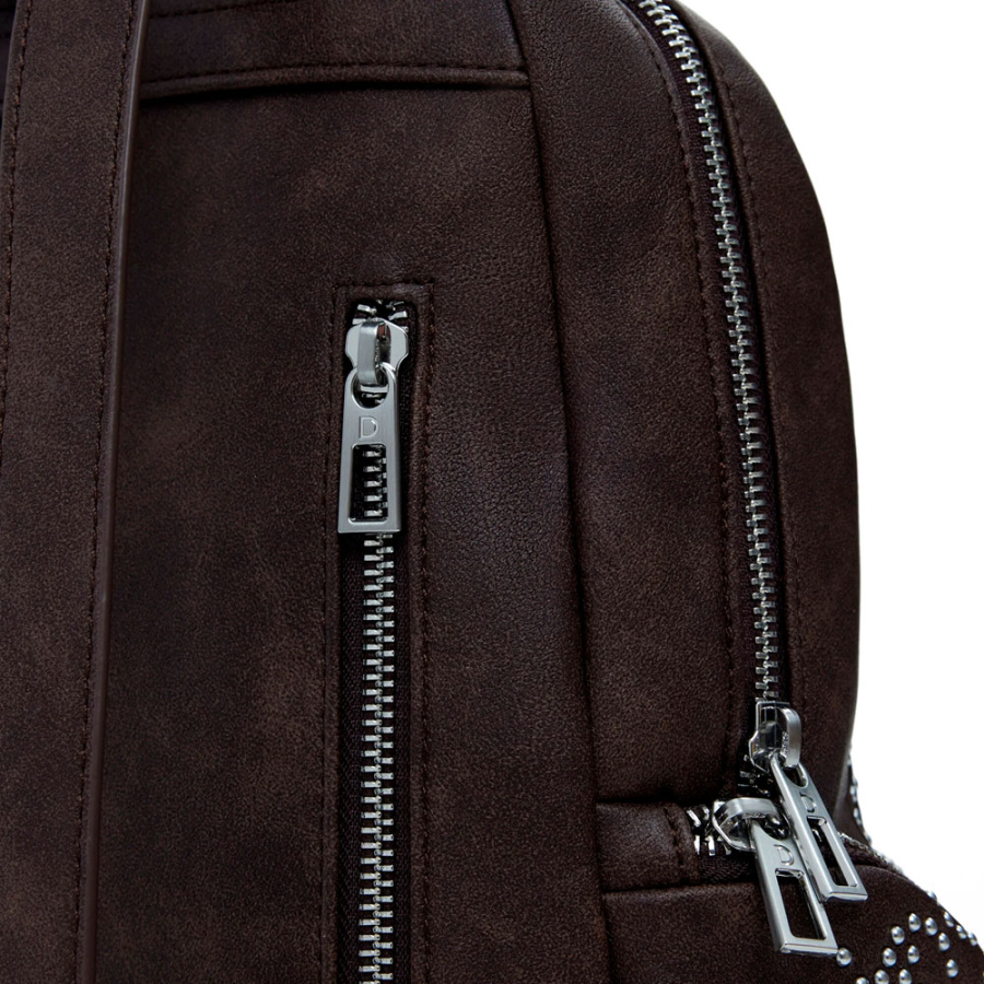 mochila-pequena-com-bolso-cravejado mochila-pequena-com-bolso-cravejado