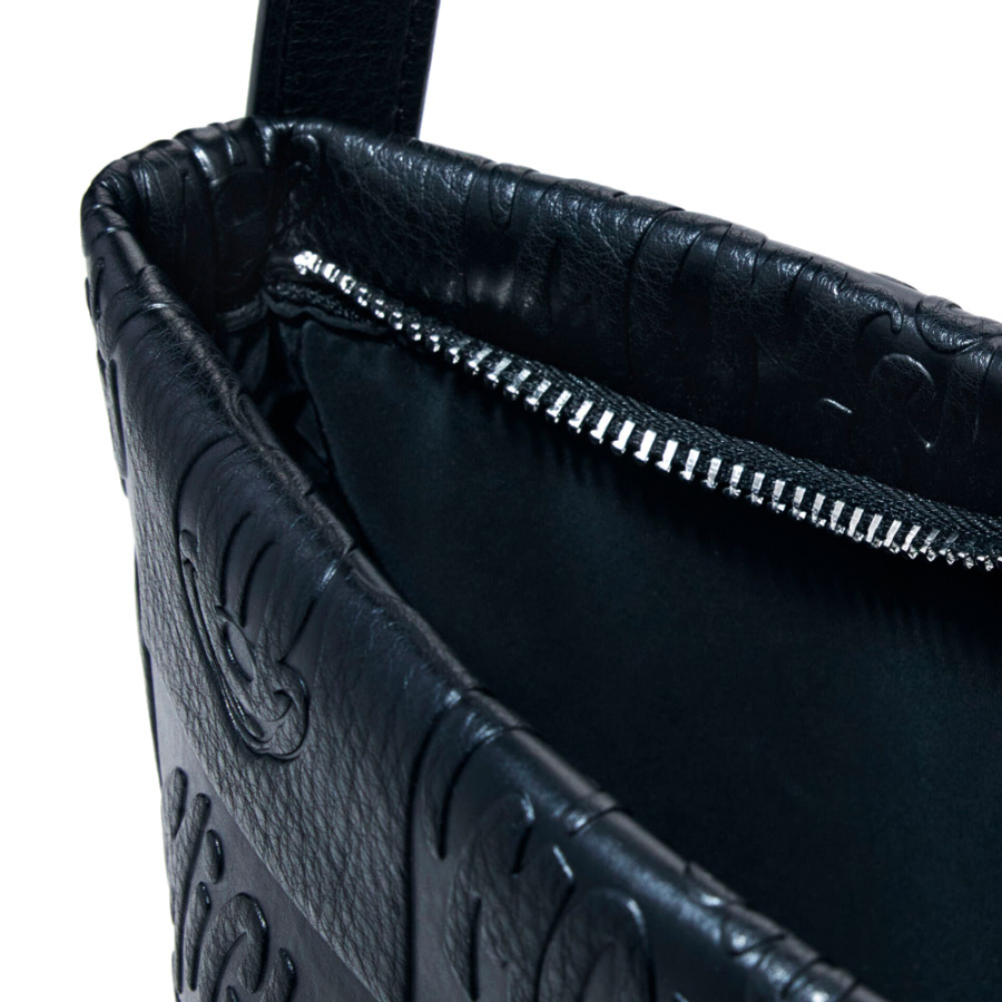 mittelgrosse-mickey-tasche-aus-kunstleder-mit-uberschlag