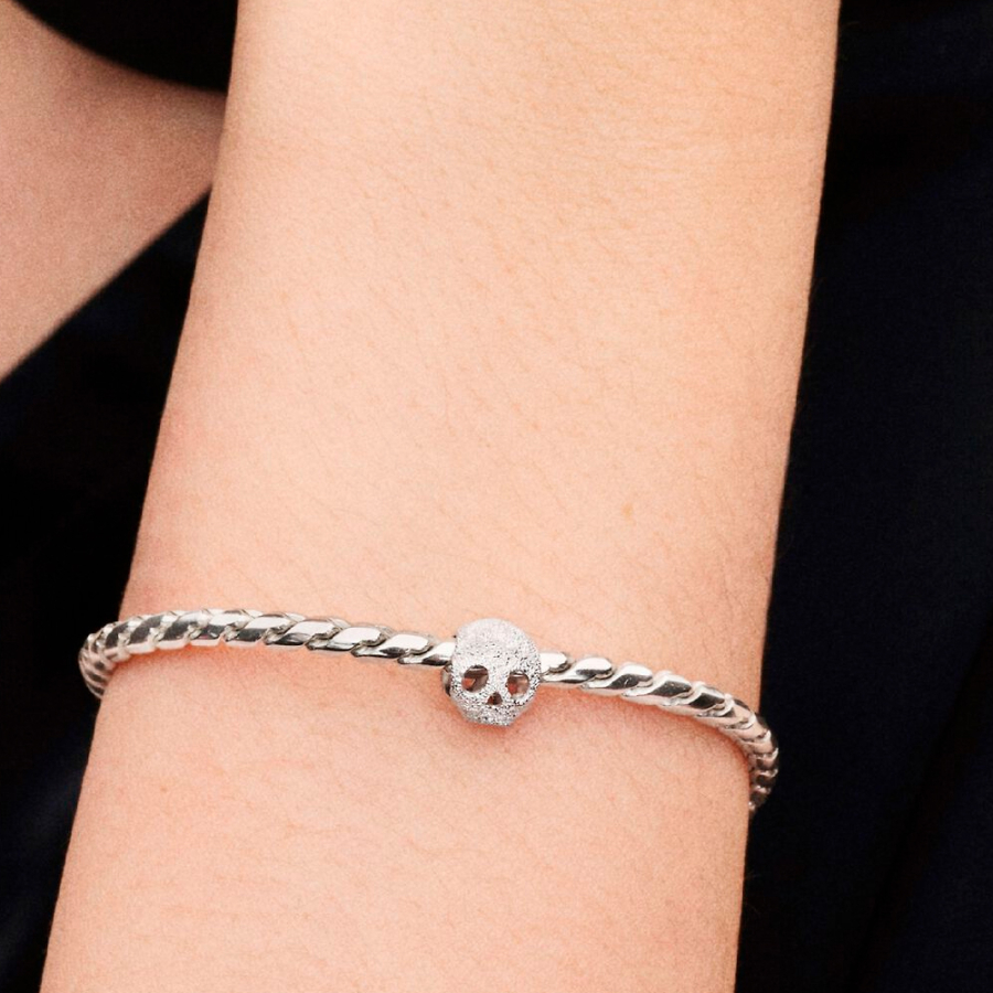 charm-mini-strukturierter-totenkopf-794040c00 charm-mini-strukturierter-totenkopf-794040c00