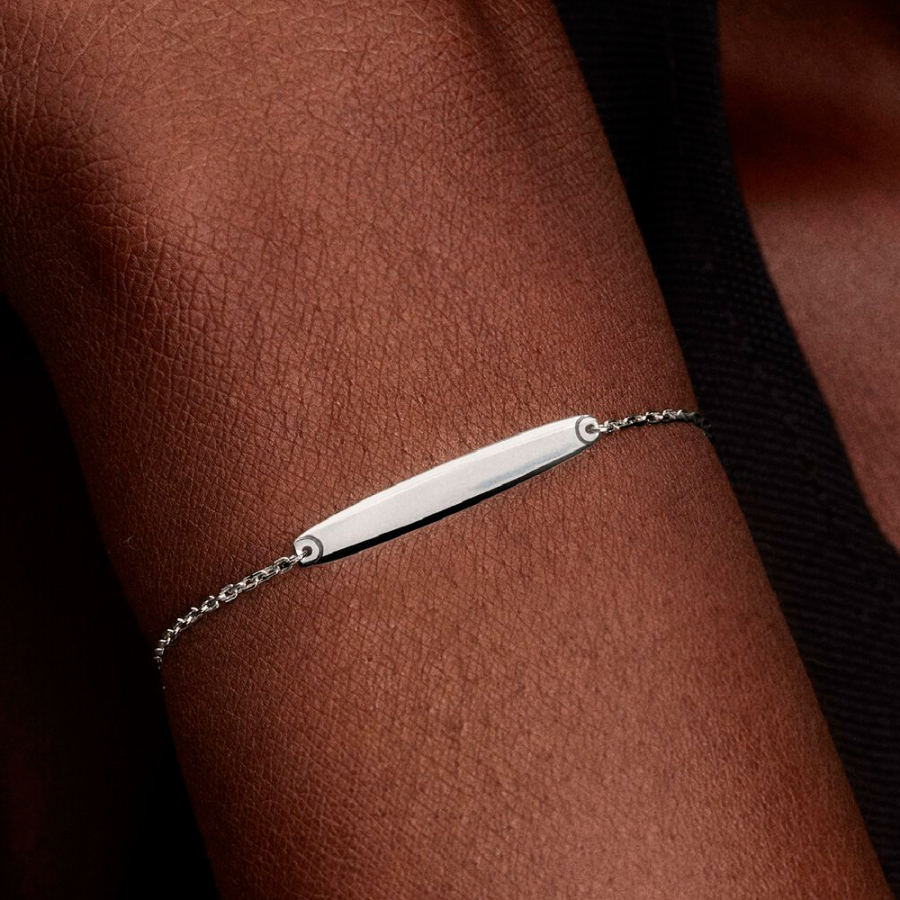 bracciale-a-catena-con-barra-incisa-in-argento-sterling-594010c01 bracciale-a-catena-con-barra-incisa-in-argento-sterling-594010c01