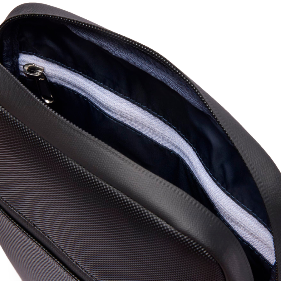 lcst-mittelgrosse-kuriertasche-aus-pique lcst-mittelgrosse-kuriertasche-aus-pique