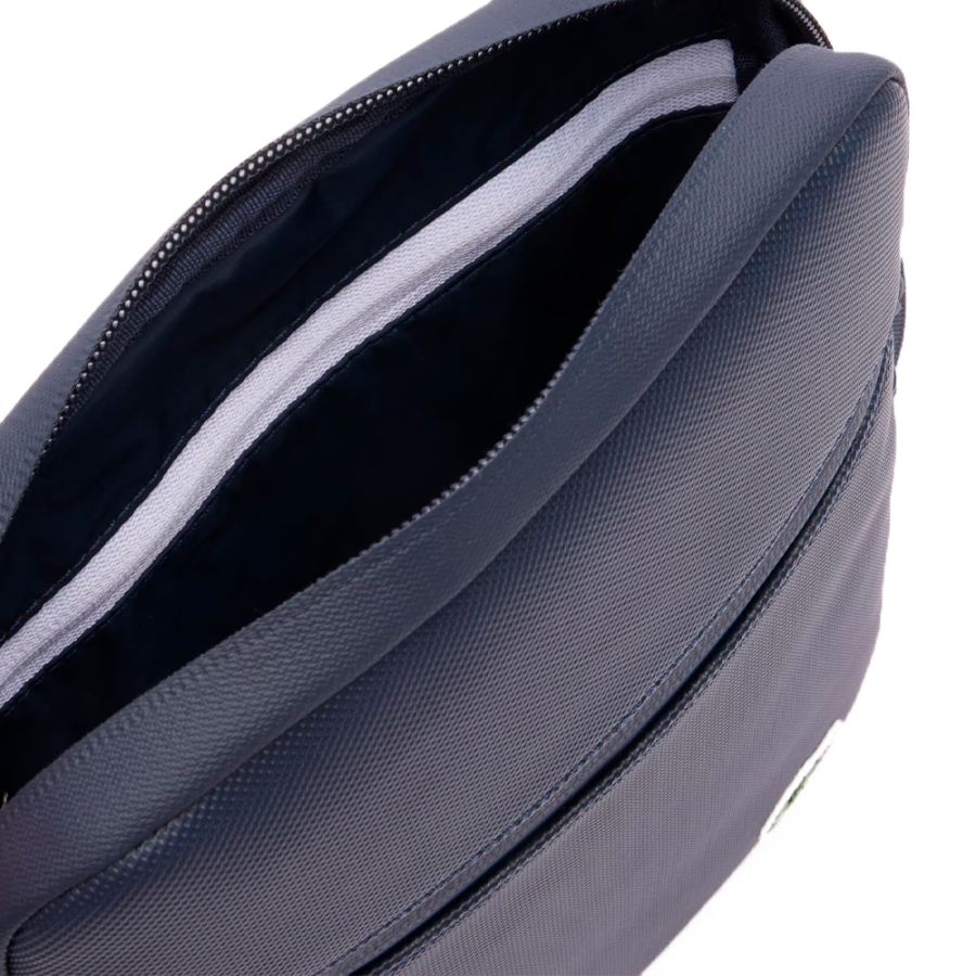 lcst-mittelgrosse-kuriertasche-aus-pique lcst-mittelgrosse-kuriertasche-aus-pique