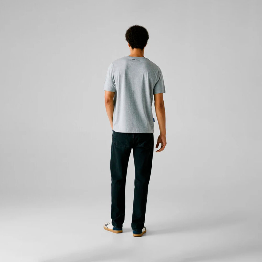 camiseta-com-logo-estampado-e-corte-regular camiseta-com-logo-estampado-e-corte-regular