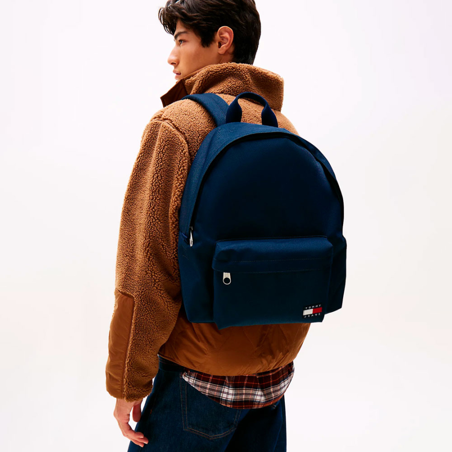 sac-a-dos-avec-logo-essentiel sac-a-dos-avec-logo-essentiel