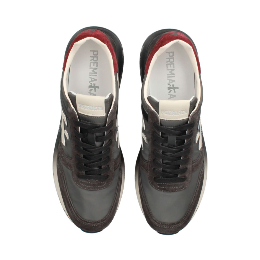 mick-sneaker mick-sneaker