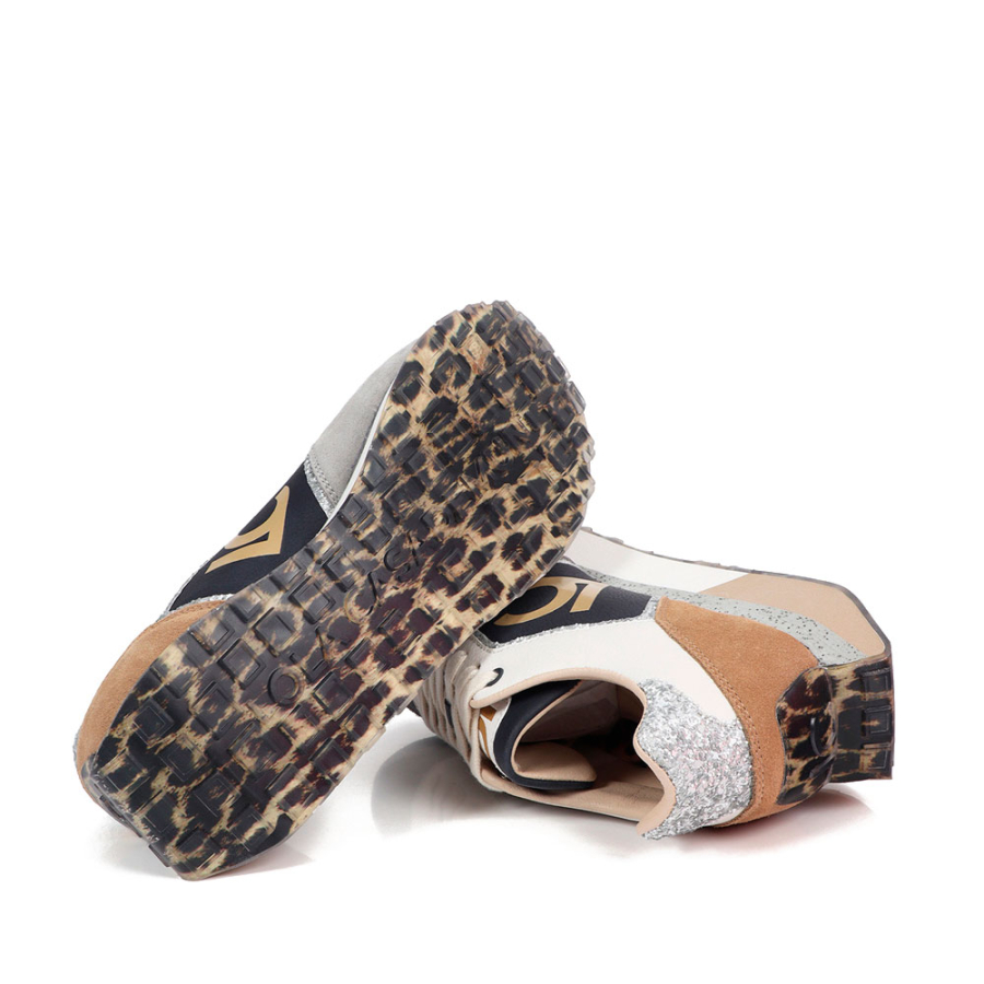 sneaker-mit-personalisierter-sohle-und-animalprint sneaker-mit-personalisierter-sohle-und-animalprint