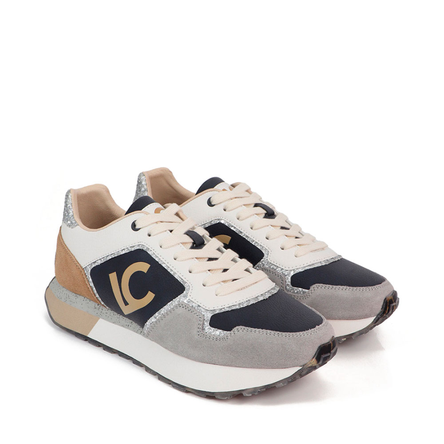 sneaker-mit-personalisierter-sohle-und-animalprint sneaker-mit-personalisierter-sohle-und-animalprint