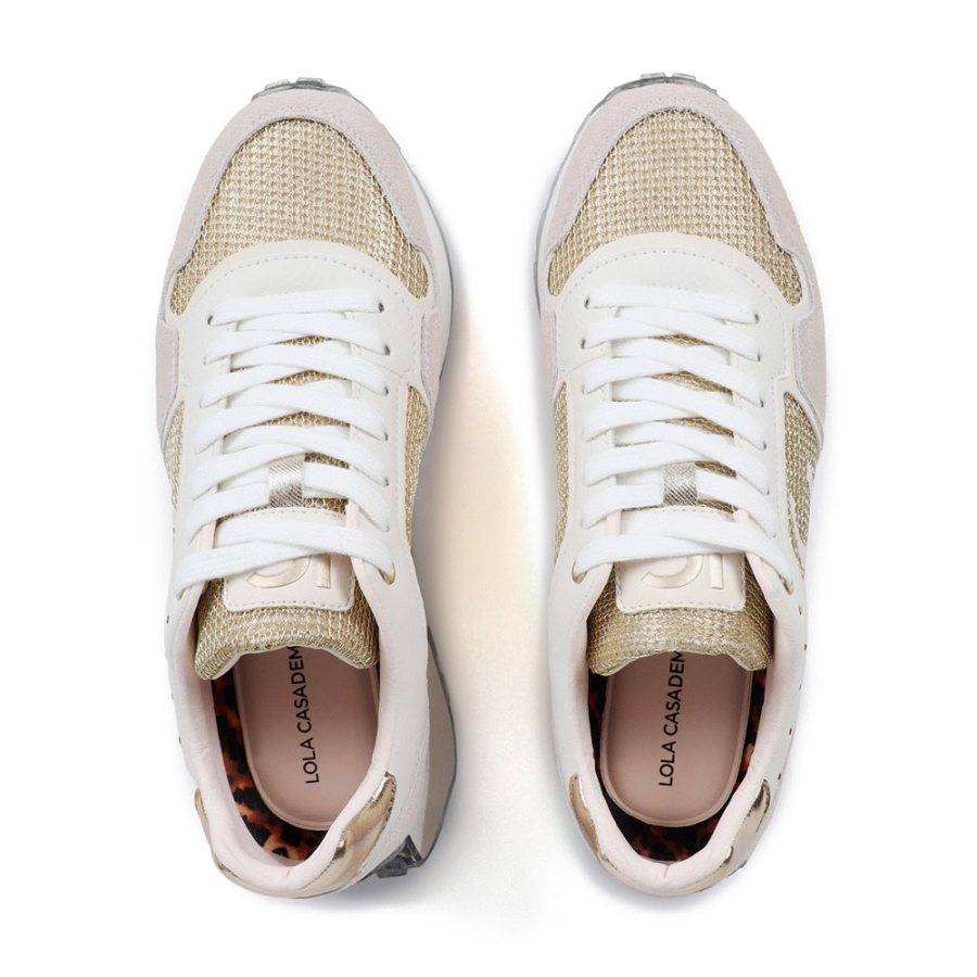 baskets-avec-semelles-personnalisees-et-details-dores baskets-avec-semelles-personnalisees-et-details-dores