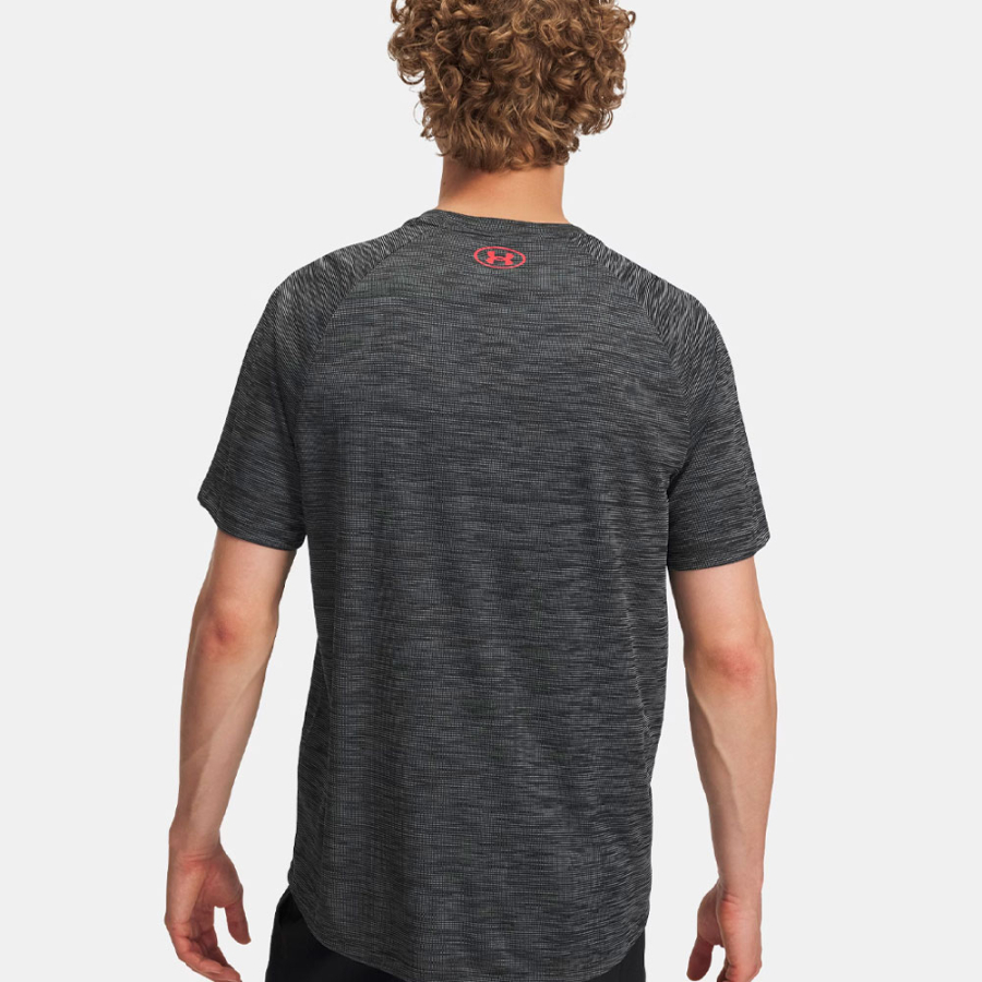 camiseta-ua-tech-texturizada-manga-curta camiseta-ua-tech-texturizada-manga-curta