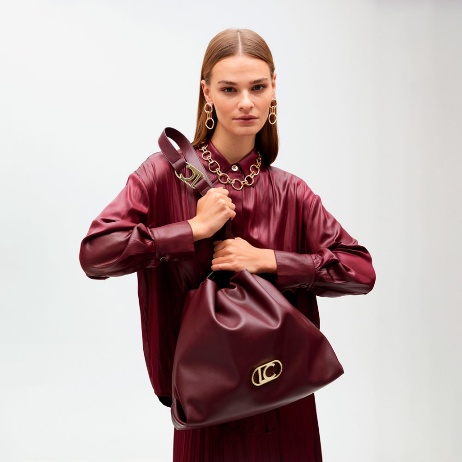faux-leather-shopper-bag-with-oval-lc-logo