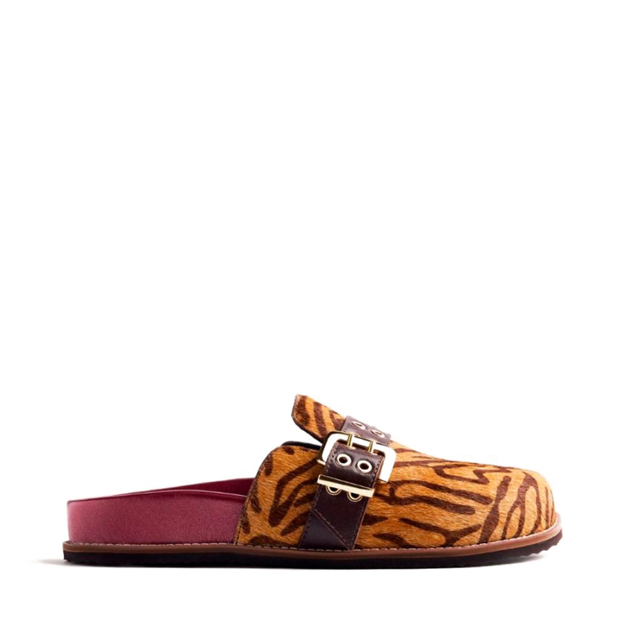 zuecos-piel-estampado-animal-beulah